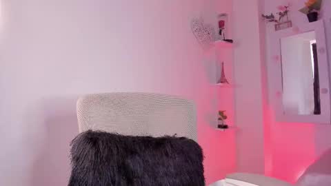 Caroline online show from September 24, 5:12 pm