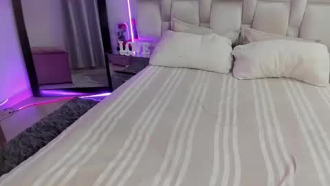 caroline online show from February 13, 5:16 am