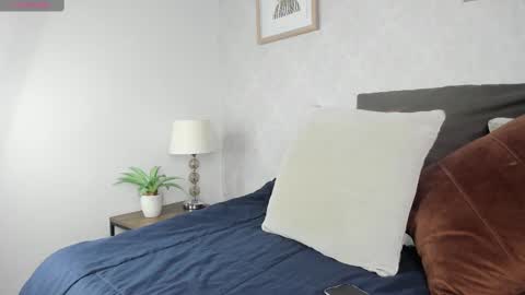  Caroline  online show from September 15, 9:50 am