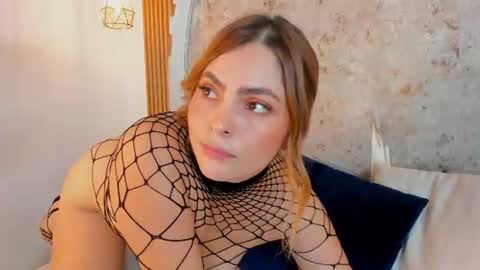 Caro online show from August 3, 8:47 pm