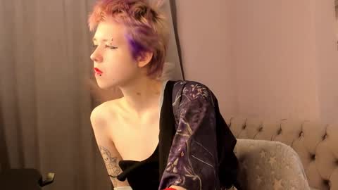 CarolineRichter online show from October 18, 3:31 am