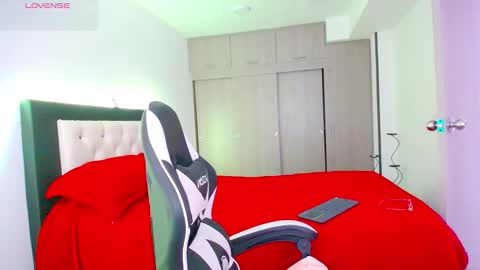 CarolinneFiotti online show from November 27, 6:33 pm