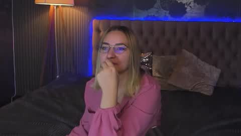 CarollFlexx online show from November 10, 6:30 am