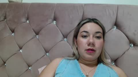 Snapshot of caroo0615 chatting on October 11, 2:49 am caroo0615 online show from October 11, 2:49 am