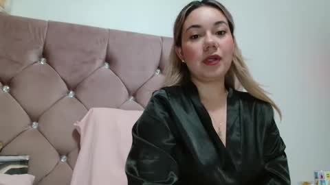 Snapshot of caroo0615 chatting on October 12, 6:16 am caroo0615 online show from October 12, 6:16 am