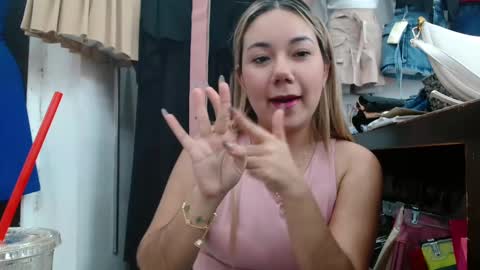 Snapshot of caroo0615 chatting on October 20, 11:30 pm caroo0615 online show from October 20, 11:30 pm