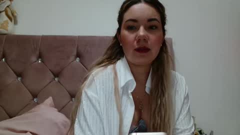 Snapshot of caroo0615 chatting on October 27, 3:13 am caroo0615 online show from October 27, 3:13 am