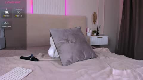 Nancy dont forget to thumbs up me online show from November 18, 12:06 pm