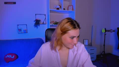 casey_meow_ online show from October 8, 6:18 am