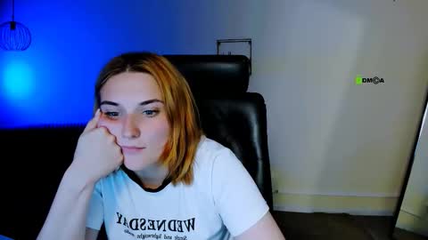 casey_meow_ online show from September 17, 12:58 pm