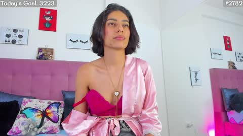 Snapshot of casseydagger chatting on December 2, 7:10 am CASSEY online show from December 2, 7:10 am