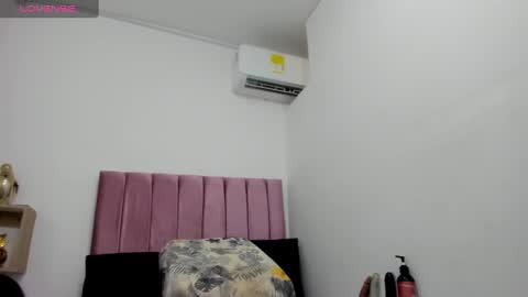 Snapshot of cassie_becker_1 chatting on September 23, 11:52 am cassie_becker_1 online show from September 23, 11:52 am