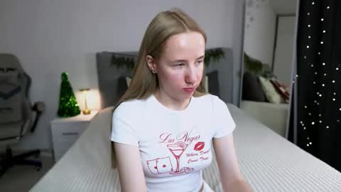 Cassie online show from December 22, 9:40 pm