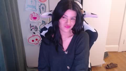 Snapshot of cassiealvarez chatting on October 28, 3:56 am cassiealvarez online show from October 28, 3:56 am