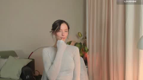 Snapshot of cassisland chatting on December 4, 4:38 pm  cassandra  online show from December 4, 4:38 pm
