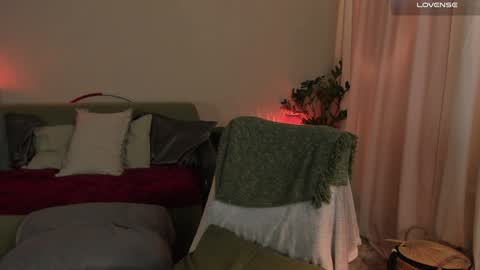 Snapshot of cassisland chatting on January 10, 7:43 pm  cassandra  online show from January 10, 7:43 pm