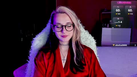 Snapshot of cassy_moore chatting on December 30, 9:08 pm Ellie online show from December 30, 9:08 pm