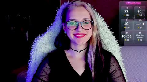 Snapshot of cassy_moore chatting on January 13, 7:10 pm Ellie online show from January 13, 7:10 pm