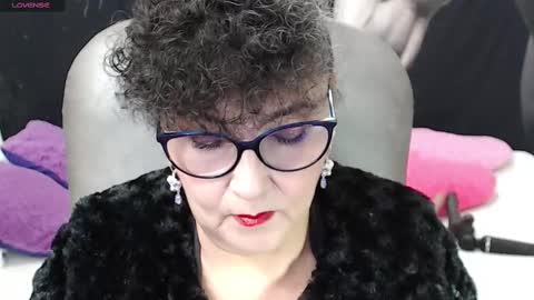 Snapshot of cataleya_mom_ chatting on March 2, 11:50 pm cataleya  online show from March 2, 11:50 pm