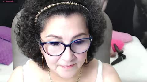 Snapshot of cataleya_mom_ chatting on March 2, 12:20 am cataleya  online show from March 2, 12:20 am