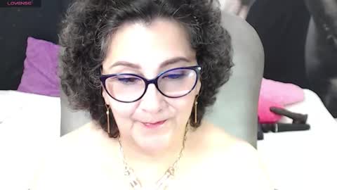Snapshot of cataleya_mom_ chatting on March 2, 10:26 am cataleya  online show from March 2, 10:26 am