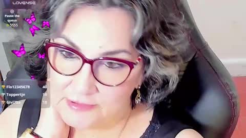 Snapshot of cataleya_mom_ chatting on October 13, 9:56 am cataleya  online show from October 13, 9:56 am