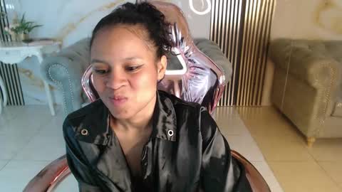 Catalina  online show from February 24, 2:05 pm