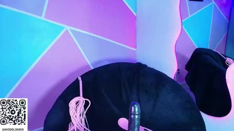 Catalina online show from November 23, 11:17 pm