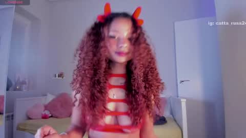 Snapshot of cattaleya_russ chatting on December 21, 5:25 am catta 3 online show from December 21, 5:25 am