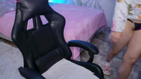 cattleyaangel online show from April 11, 6:55 pm