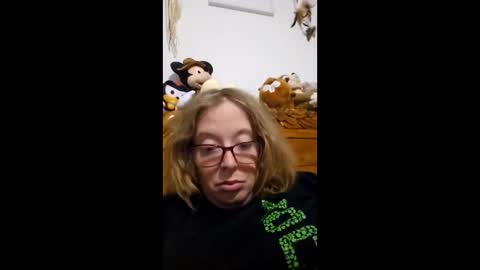 cdutton1997 online show from March 3, 3:23 am