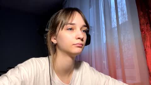 Lily online show from November 27, 11:57 am