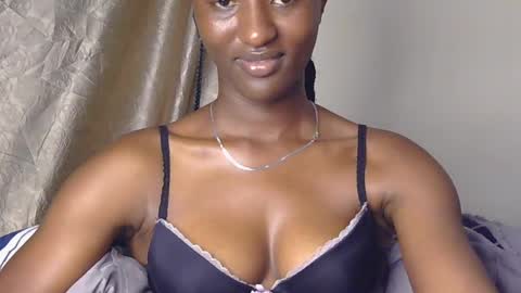 cee_queen online show from June 25, 5:56 am