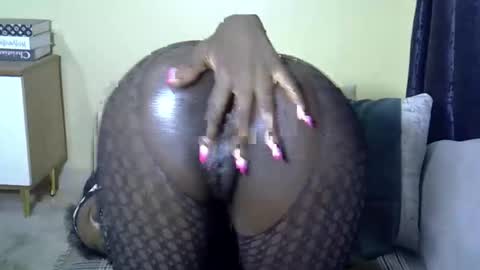 Snapshot of ceepretty chatting on October 20, 3:59 pm santana online show from October 20, 3:59 pm