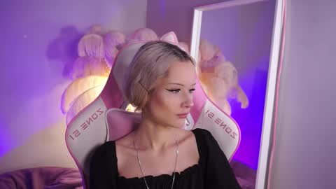 Snapshot of celeste_eyes0n chatting on October 13, 9:28 pm Celeste  online show from October 13, 9:28 pm