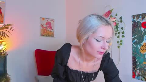 Snapshot of celeste_eyes0n chatting on October 3, 10:15 pm Celeste  online show from October 3, 10:15 pm