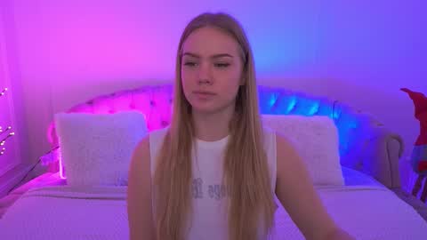 celestenoirr online show from January 13, 9:02 am