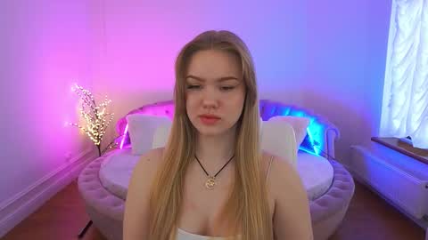 celestenoirr online show from March 18, 8:08 am