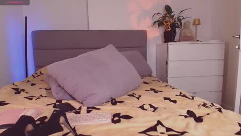 Snapshot of celin_summer chatting on October 22, 5:18 pm Celin online show from October 22, 5:18 pm