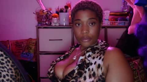 charliecakesssss online show from January 6, 4:13 pm