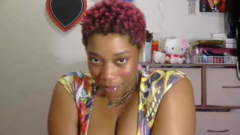 charliecakesssss online show from February 6, 4:42 am