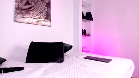 Charlote online show from February 11, 7:38 pm