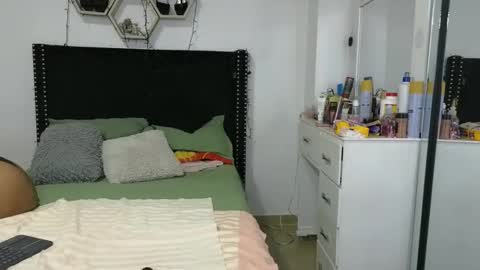 charlotte_027 online show from February 14, 5:31 am