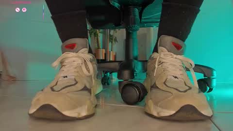 charlotte  grey online show from December 3, 8:00 pm