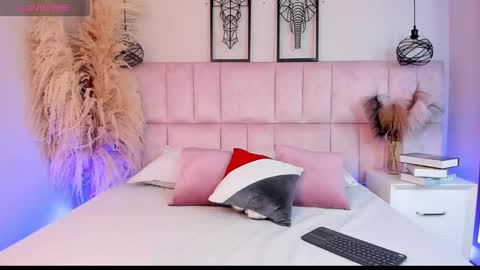 Daniela online show from December 19, 3:32 am