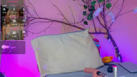 CHARLOTTE online show from April 8, 10:56 pm