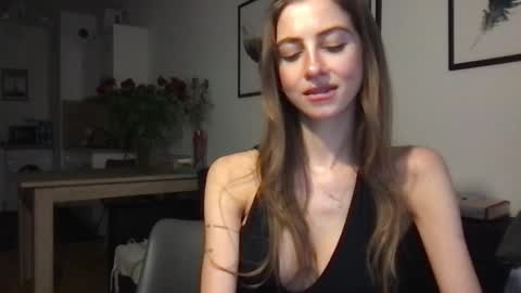 Charlotte Roche online show from February 19, 3:27 pm