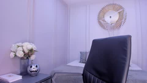 charlottebrownn_ online show from November 3, 1:31 am