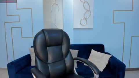 Charlotte online show from December 17, 11:06 am