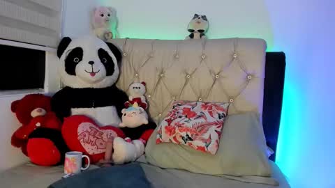 charlottee07 online show from February 20, 2:32 am